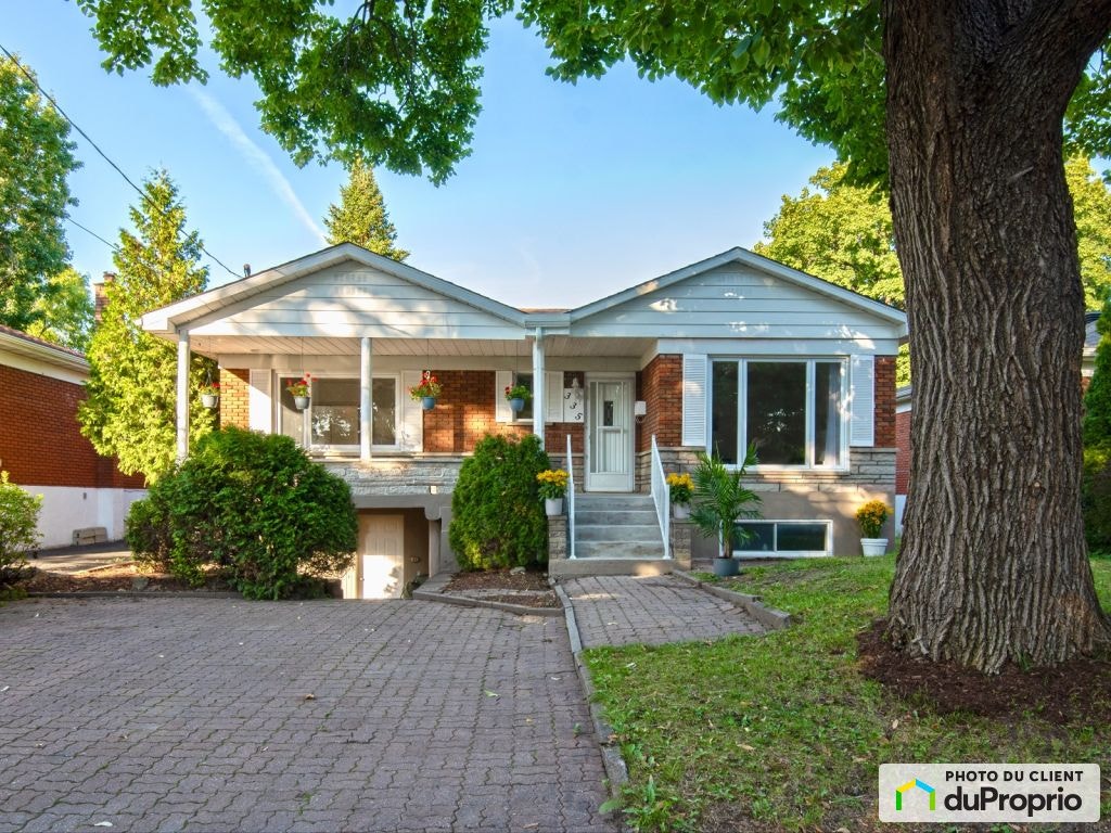 $699,000 - Bungalow for sale in Pont-Viau — photo 1