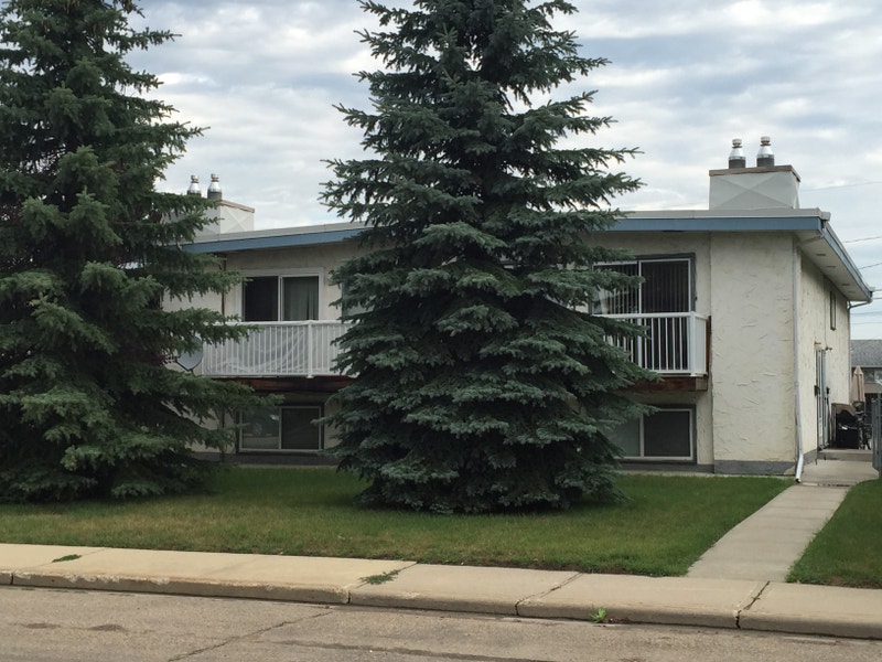 Eastview Fourplex 3 Bedrooms WATER INCLUDED!! Long Term Rentals