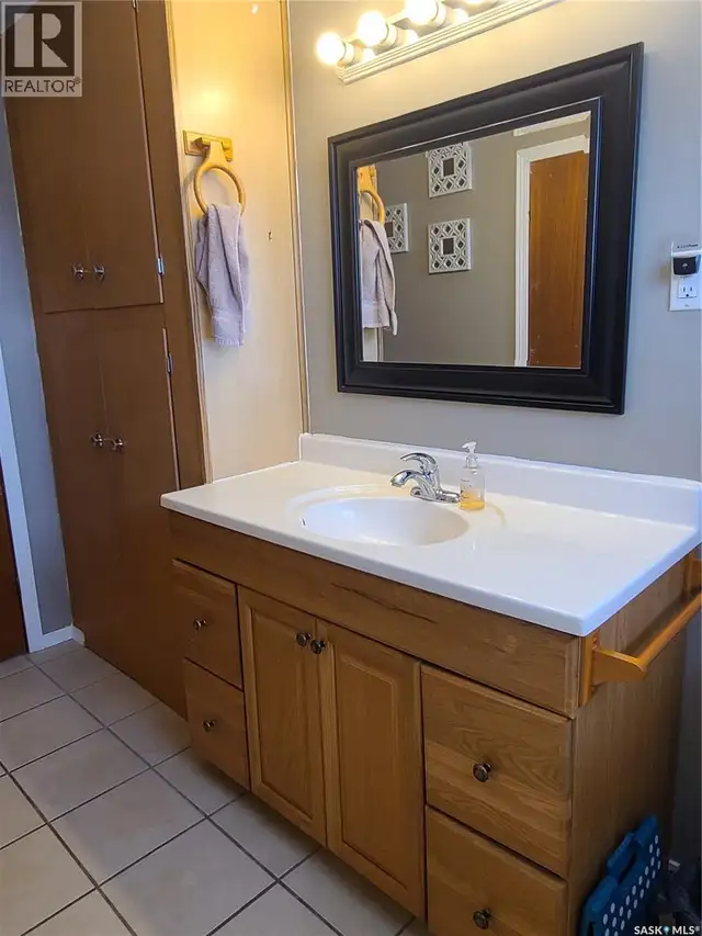 46 Newcombe STREET Manor, Saskatchewan in Houses for Sale in Regina - Image 18