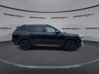 // ACCIDENT FREE!! // This 2025 Volkswagen Atlas Peak Edition 2.0 TSI 4MOTION is a bold and capable... (image 8)
