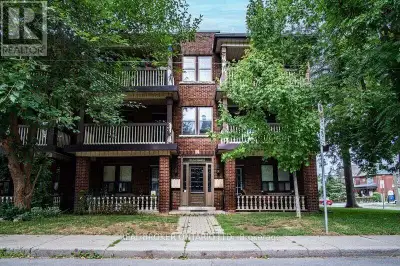 8 - 4 HYDE PARK AVENUE Hamilton (Kirkendall), Ontario