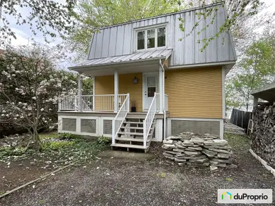 Découvrez une charmante maison au bord de l'eau, offrant une vue sur les plus beaux couchers de sole...