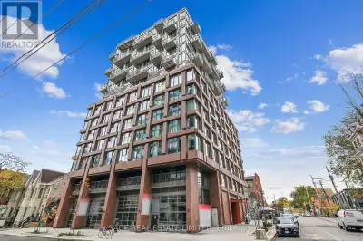 Jewel Box in the Sky with gorgeous 3 season terrace with BBQ. Views of CN Tower and downtown Toronto...