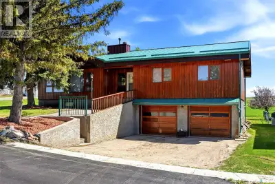 Welcome to 45 Miller Crescent in Lumsden - a truly special Lindal Homes post and beam bungalow offer...
