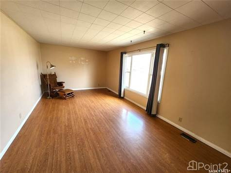 209 3rd AVENUE E in Houses for Sale in Regina - Image 3