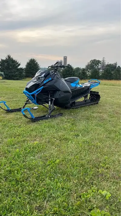 APPLY NOW: https://www.ridecollective.ca/get-pre-approved The 2024 ARCTIC CAT CATALYST 600 ZR 137 Al...