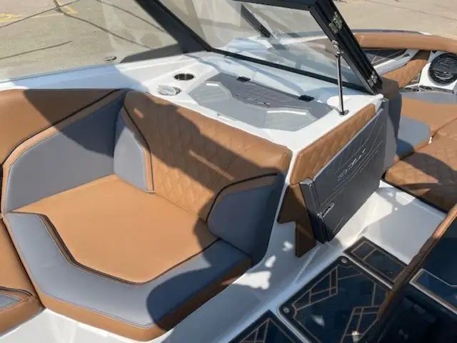 2025 Tige 24RZX in Powerboats & Motorboats in Saskatoon - Image 11