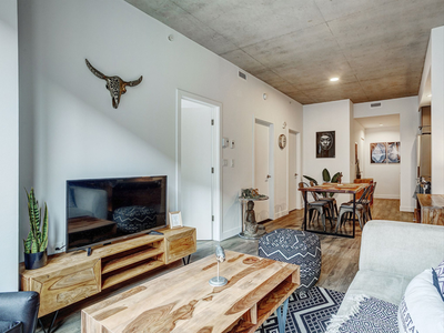 Use promo code "KIJIJI5" in your inquiry to enjoy a special discount! Enjoy downtown Vancouver livin...