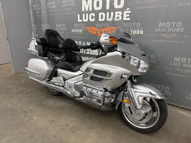 2005 Honda GL1800 Goldwing in Sport Touring in Drummondville - Image 3