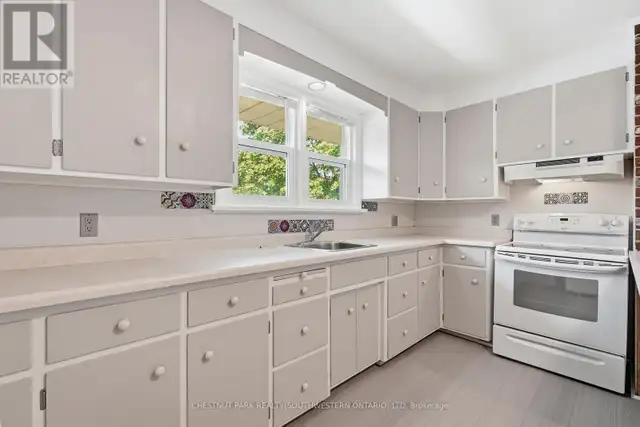 103 MARLBOROUGH AVENUE Kitchener, Ontario in Houses for Sale in Kitchener / Waterloo - Image 9