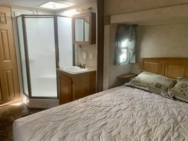 2007 Cedar Creek 36CDTS in Travel Trailers & Campers in Penticton - Image 3