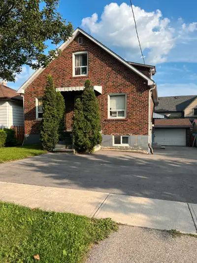 Bright, Clean a Room near Lake Shore &Humber College & Dixie (TO