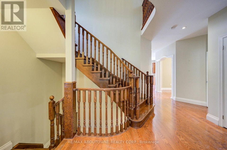 2435 HERTFORDSHIRE WAY Oakville (JC Joshua Creek), Ontario 3