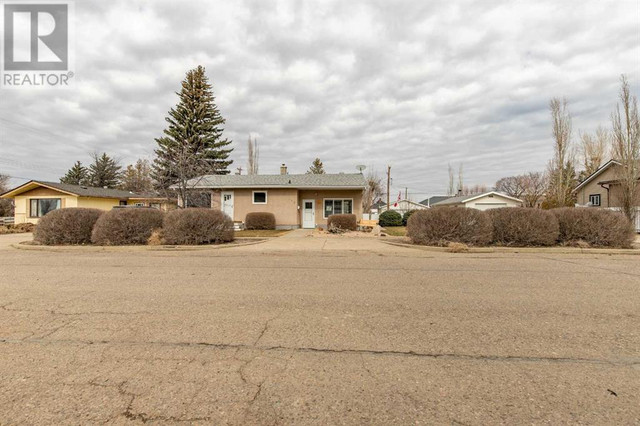 119 Milnes Street Nobleford, Alberta in Houses for Sale in Lethbridge - Image 2