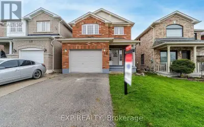 ATTENTION INVESTORS! All Brick Multi-Family Home In Sought-After Neighbourhood of Bradford. Featurin...