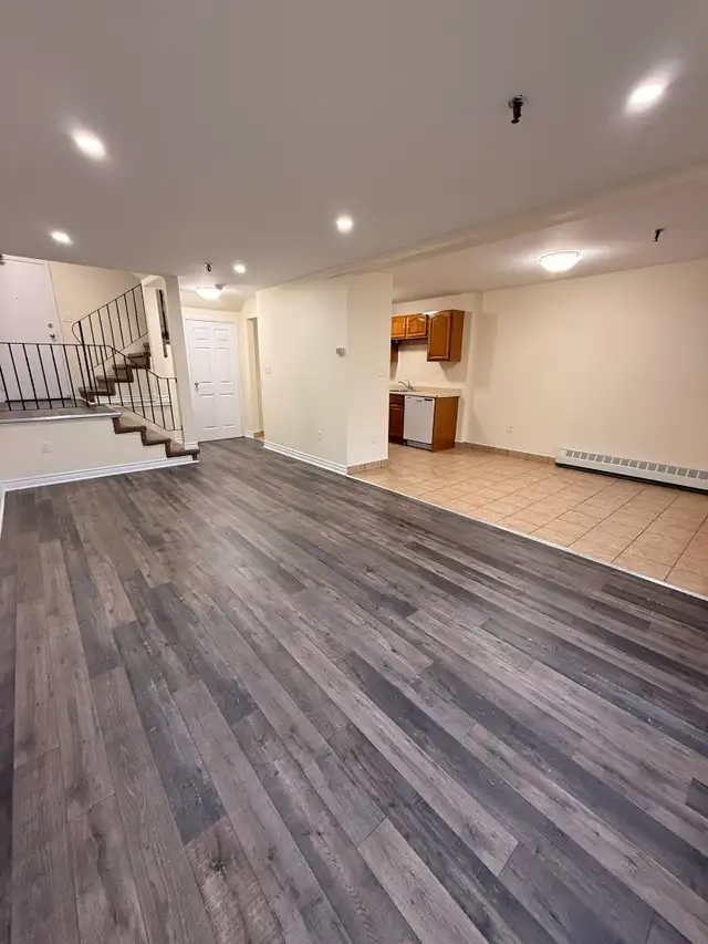 Spacious 2-Level 2BR w/ Private Deck - Heat/Water/PK Incl in Long Term Rentals in City of Halifax - Image 4