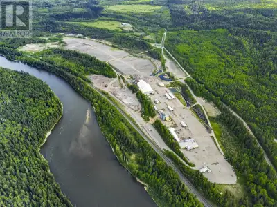 Rare opportunity to acquire a large scale industrial property strategically positioned in a prime lo...