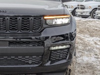 This Jeep Grand Cherokee L has a durable Regular Unleaded V-6 3.6 L/220 engine powering this Automat... (image 9)