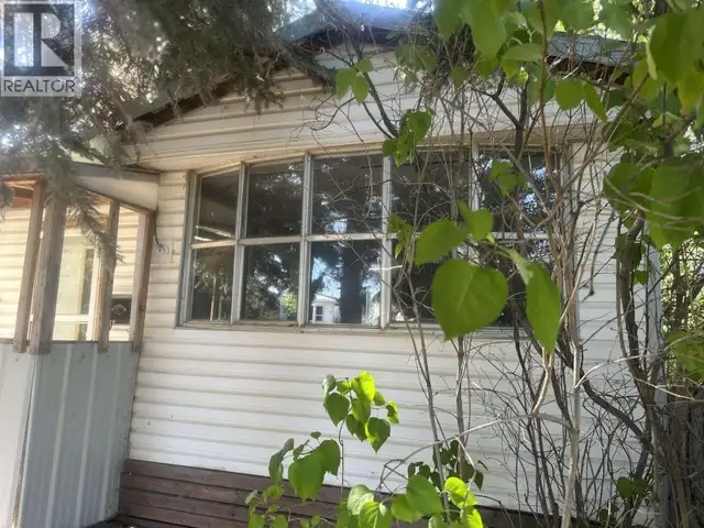 8724 75 STREET Fort St. John, British Columbia in Houses for Sale in Fort St. John - Image 3