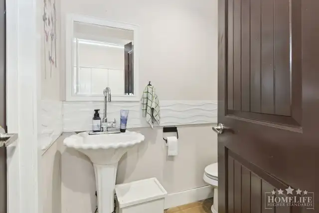 Spacious 5-Bed Family Home in North Delta in Long Term Rentals in Delta/Surrey/Langley - Image 21