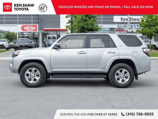 2023 Toyota 4Runner 7 PASSENGER / NAVIGATION / LEATHER / SUNROOF in Cars & Trucks in City of Toronto - Image 4