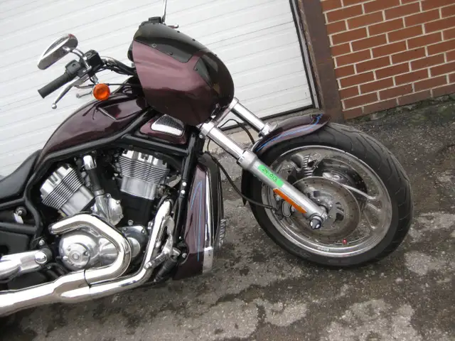2005 Harley-Davidson VRSCB V-Rod in Street, Cruisers & Choppers in City of Toronto - Image 3