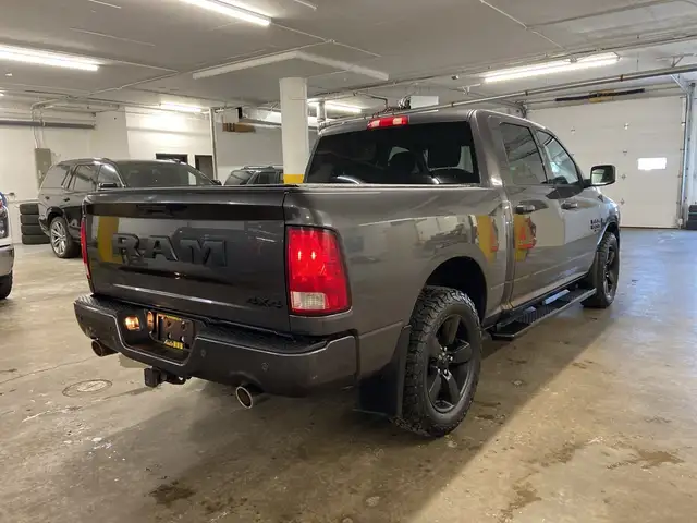 2023 Ram 1500 Classic Express 4x4 Crew Cab NIGHT PKG TOUCHSCREEN in Cars & Trucks in Calgary - Image 6