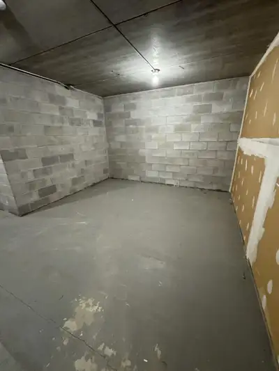 Large Indoor Storage Room for Rent Windermere Apartments $115/mo A large, secure indoor storage room...