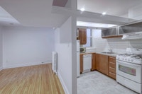 Akelius one bedroom apartment for rent. Located near Ave Van Horne in the Cote-des-Neiges neighborho... (image 1)
