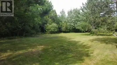 DEEDED ACCESS to Tatamagouche Bay, a fantastic destination for all your water sports needs! This 1.3...