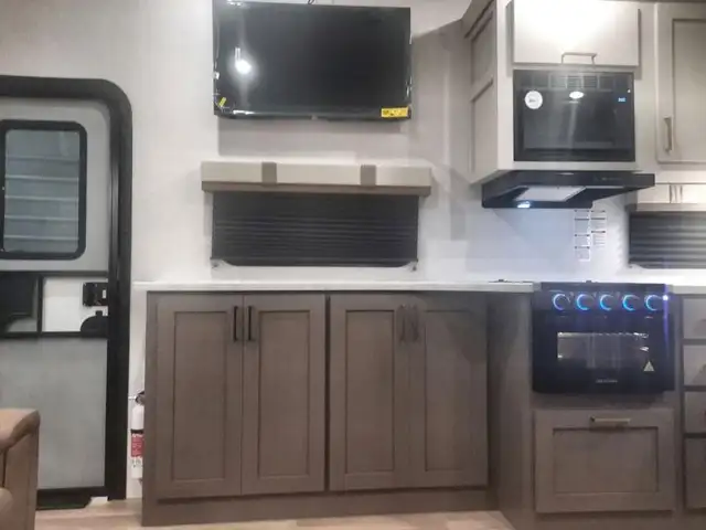2026 EAST TO WEST Tandara 275BH in Travel Trailers & Campers in St. Albert - Image 33
