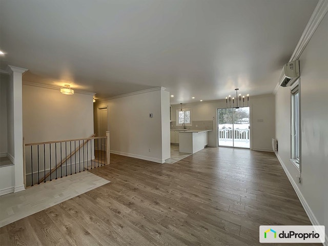 $548,500 - Bungalow for sale in Magog — photo 2