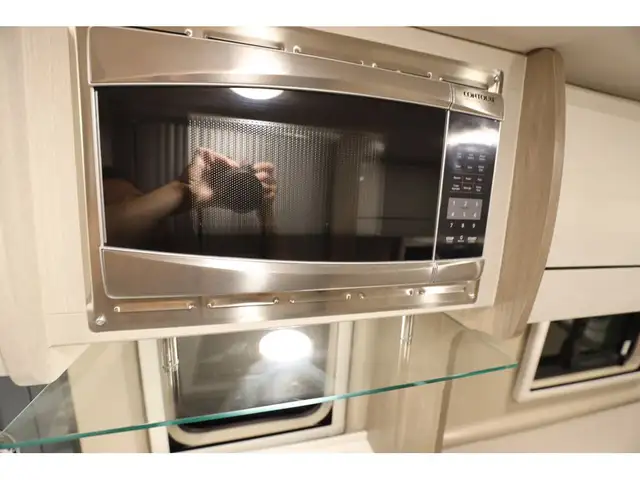 2022 Thor Motor Coach Tellaro Sequence / tellaro 20A Classe B av in Travel Trailers & Campers in Laval / North Shore - Image 13