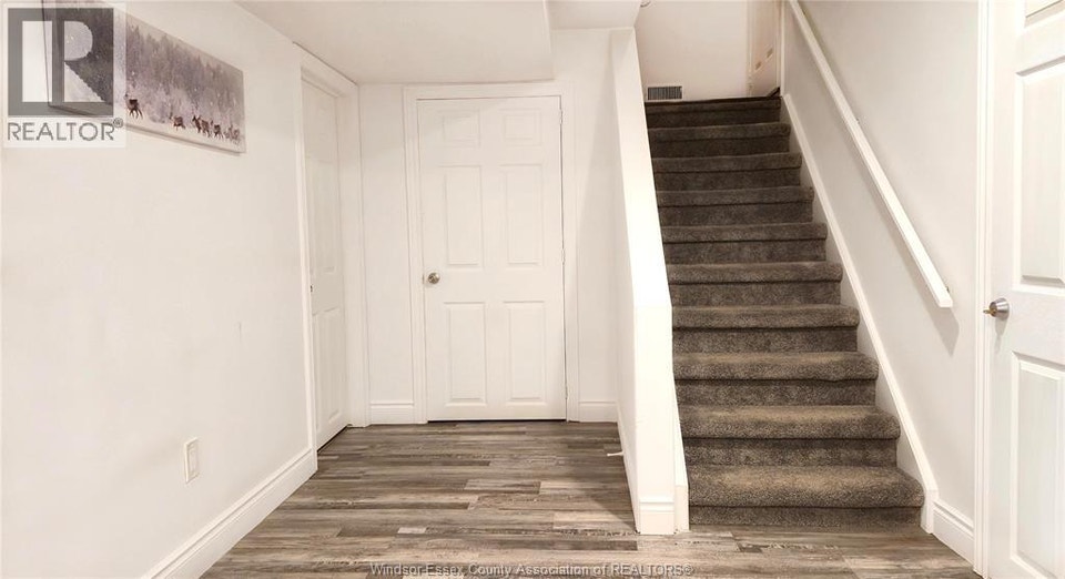 265 GERALDINE CRESCENT Unit# LOWER Windsor, Ontario 4