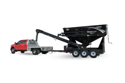 This Canada Proud Midnight Edition LC 390 Speed Tender is equipped with all of the features that you...