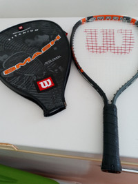 raquette de tennis avec étuie neuf jamais servi