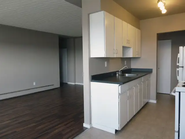 Whalley Apartment For Rent | Gateway Place in Long Term Rentals in Delta/Surrey/Langley - Image 8