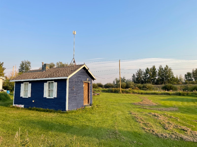 INVESTOR ALERT CommercialZoned Building + Lot On Yellowhead