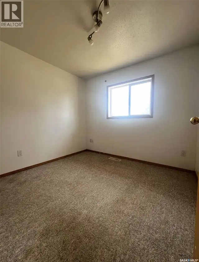 349 10th AVENUE NW Swift Current, Saskatchewan in Houses for Sale in Swift Current - Image 17