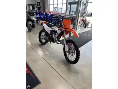 2024 KTM 125 SX FRESH IN LOCAL TRADE - 2024 KTM 125SX CALL OR SEE IN THE BRANDON STORE FOR DETAILS 2...
