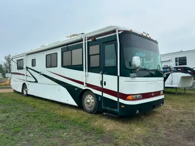 Featured in our upcoming ONLINE auction is this 2000 Monoco Dynasty 40.5' Diesel Pusher. Auction beg...