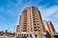 Luxury 1+1 Bdrm Condo Living with Spectacular Views!