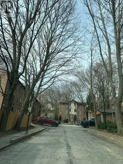 5 - 66 BOULTBEE AVENUE Toronto (Blake-Jones), Ontario