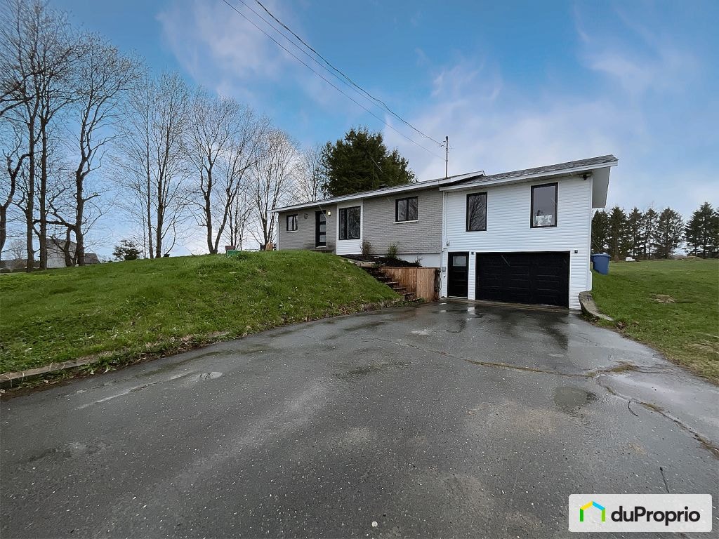 $379,000 - Bungalow for sale in Bury — photo 2