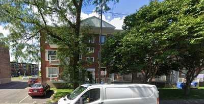 418-655-8281 À voir au 340 rue des Lilas Ouest, appartement #8, très beau 3 1/2 situé au demi sous-s...