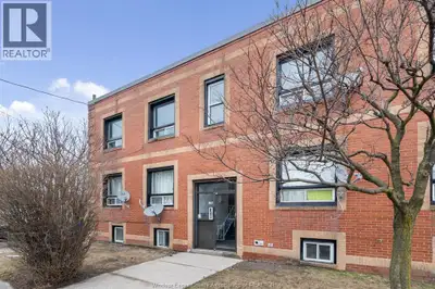 Fully renovated 2-bedroom unit in the heart of Windsor's trendy Ottawa Street corridor. Modern finis...