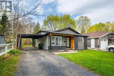 Welcome To 41 Helene Cres! Beautifully Renovated Family Home In Waterloo's Highly Desirable Beechwoo...