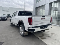AMVIC Licensed Dealer GMC Premium Infotainment w/ Navigation | Duramax 6.6L V8 Turbo-Diesel | Techno... (image 5)