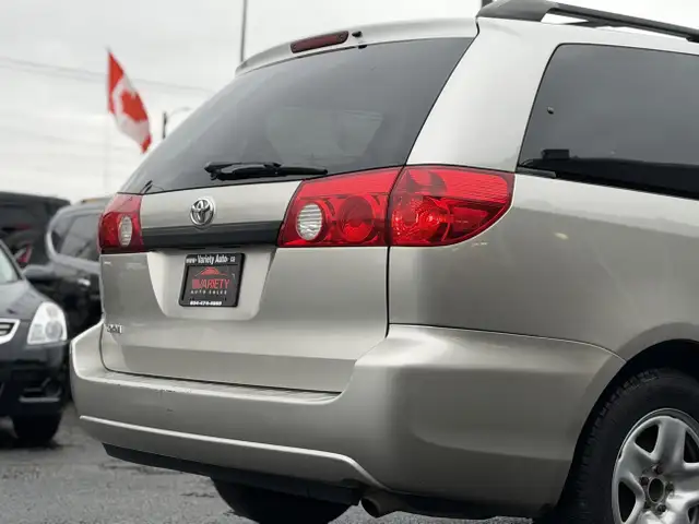 2006 Toyota Sienna 5dr CE 8-Passenger, FREE 0NE YEAR 20,000 KM L in Cars & Trucks in Vancouver - Image 10