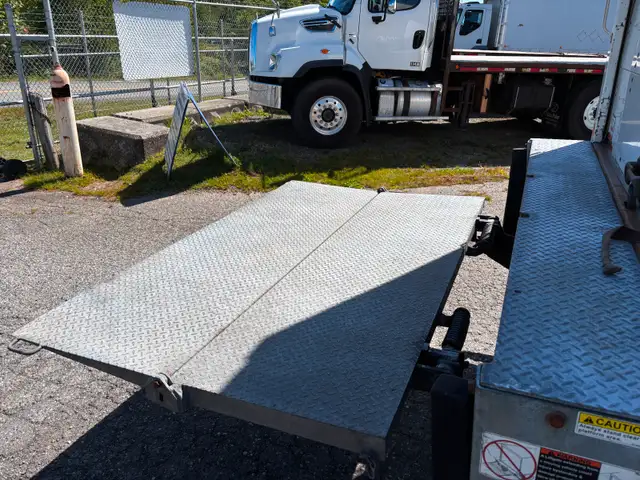 2019 Hino 338 24'   151kms in Heavy Trucks in Abbotsford - Image 8